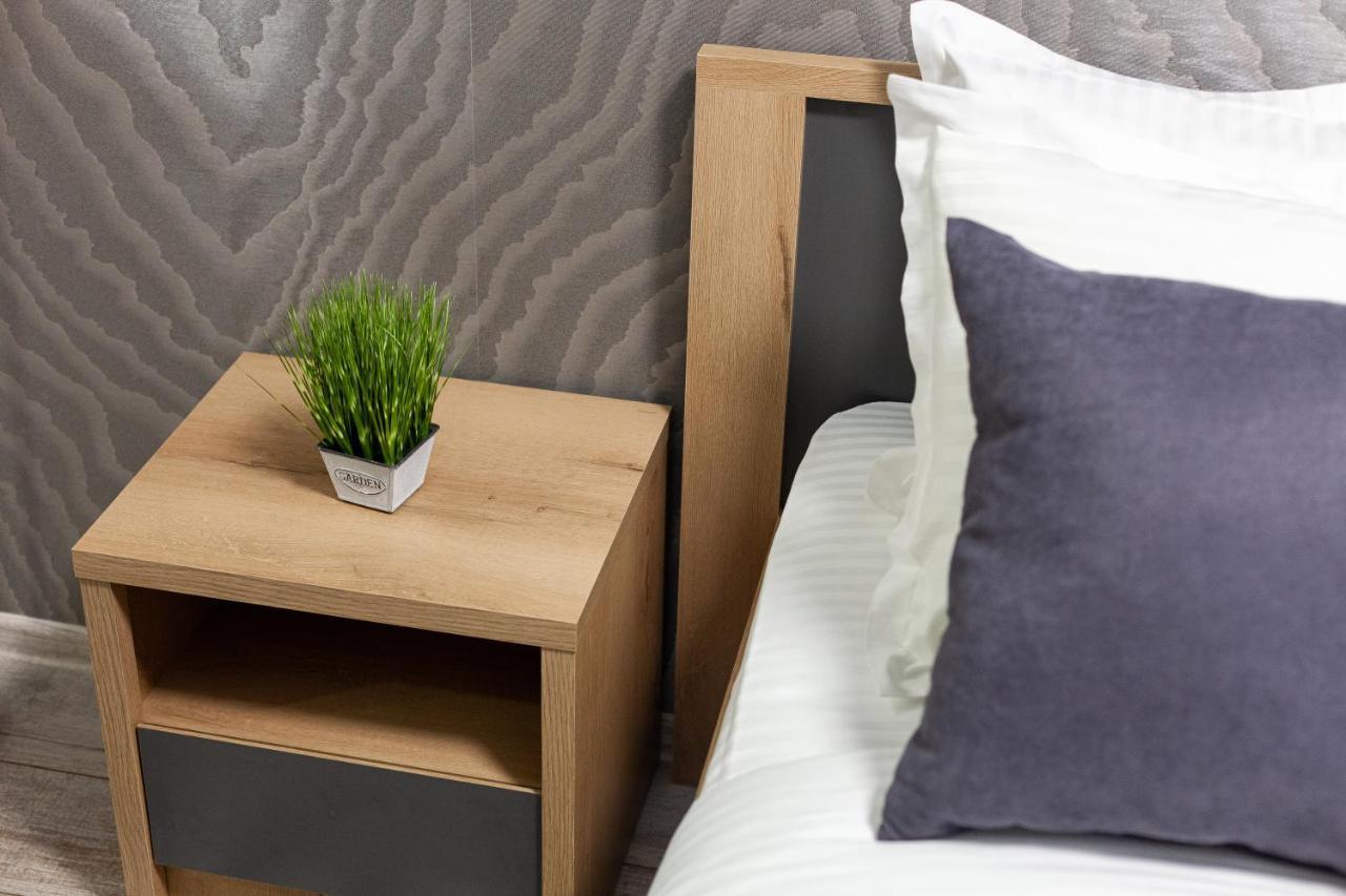 Alfa Apartments Kniazia Leva 2 リヴィウ エクステリア 写真