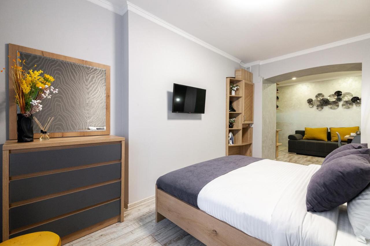 Alfa Apartments Kniazia Leva 2 リヴィウ エクステリア 写真
