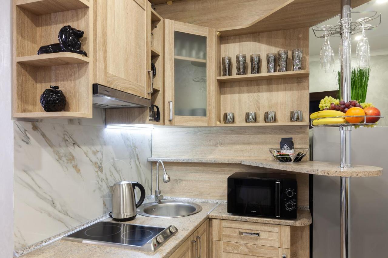 Alfa Apartments Kniazia Leva 2 リヴィウ エクステリア 写真