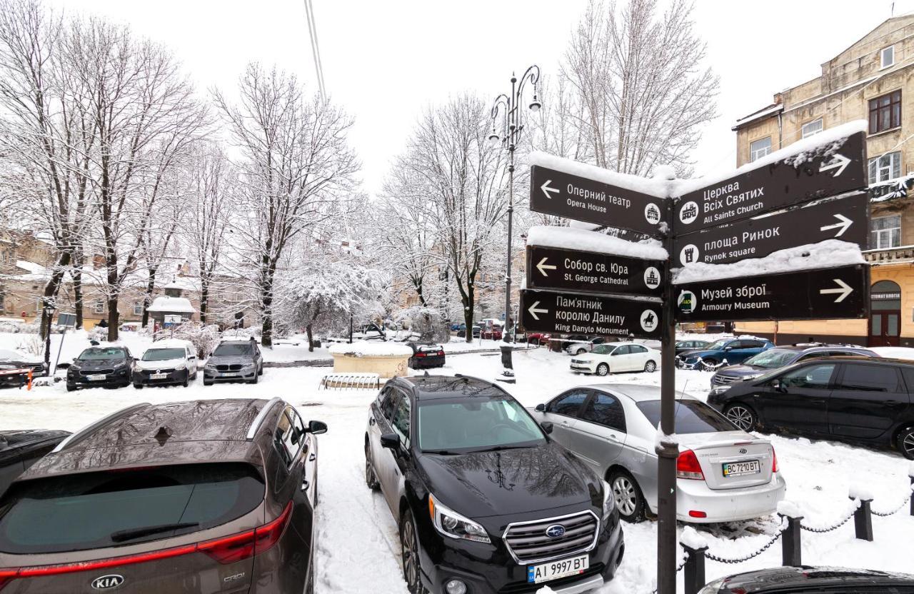 Alfa Apartments Kniazia Leva 2 リヴィウ エクステリア 写真