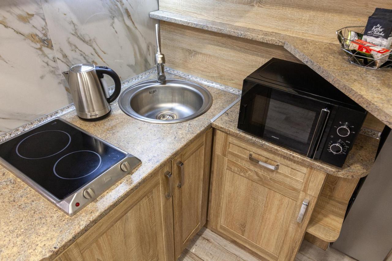 Alfa Apartments Kniazia Leva 2 リヴィウ エクステリア 写真